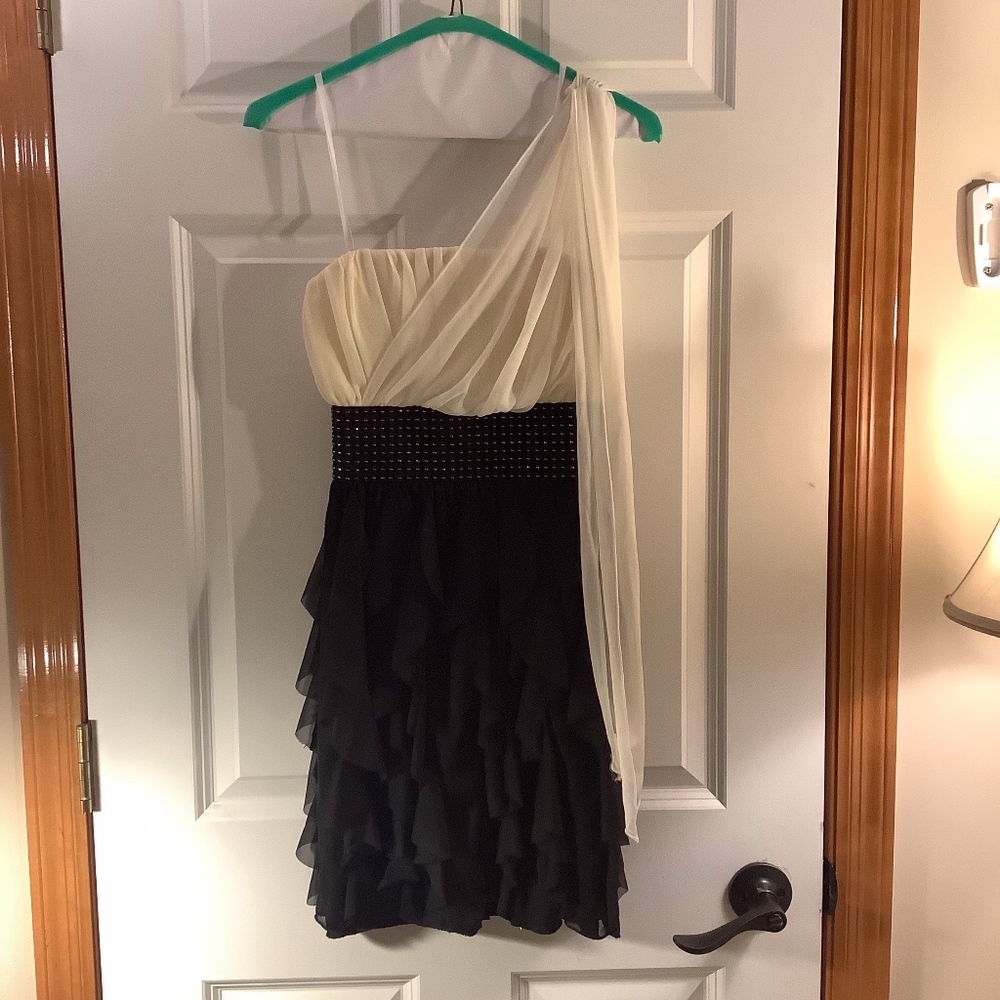 Cute White and Black Off Shoulder Dress w/ Ruffles